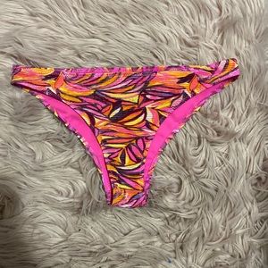 H&M Swim Bottoms 6 (like size small)